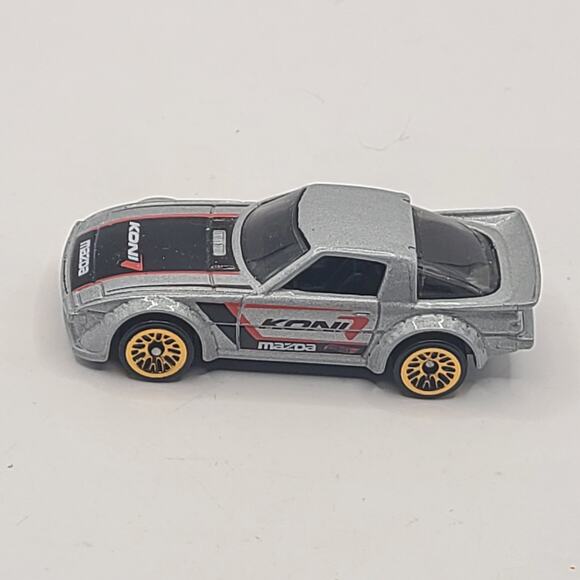 1978-1985 MAZDA RX7 KONI JDM 1:64 SCALE COLLECTIBLE DIORAMA DIECAST MODEL CAR - Picture 3 of 5